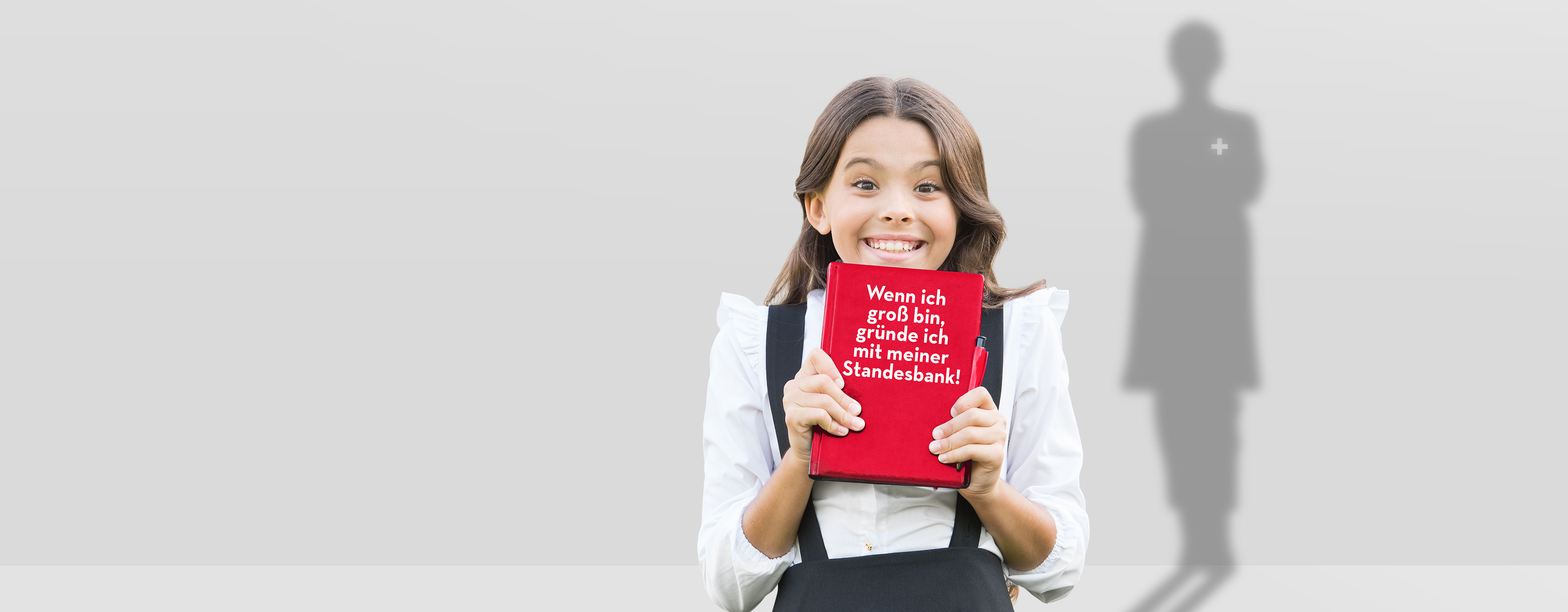 Mädchen mit Buch in der Hand